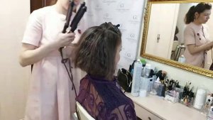 Укладка тройной плойкой на каре