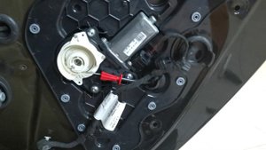 Демонтаж задней двери на Audi A8 L