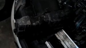 Замена воздушного фильтра Рено Сандеро двигатель d4f.