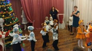 18 Танцуют ЗАЙЧИКИ ВОЛК МЕДВЕДЬ ЛИСИЧКА БЕЛКА