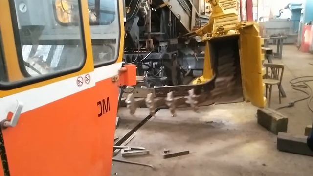 Путевые машины.Наладка выгребной цепи добывающего модуля ЩОМ-1200. смотреть онлайн