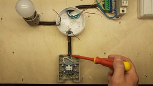 Подключение одноклавишного выключателя. Электрика для начинающих