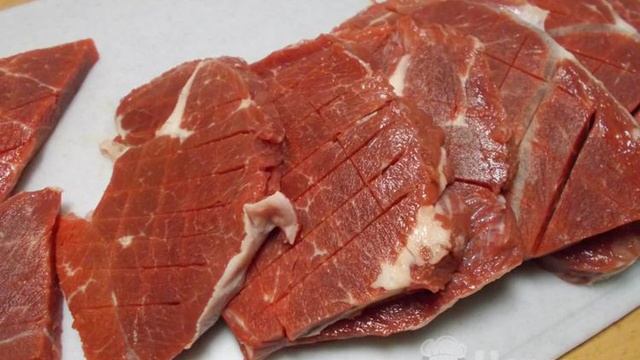 Простой шницель из говядины на сквороде