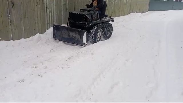 Зима в деревне. Чистим снег.