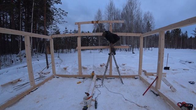 БЕСЕДКА СВОИМИ РУКАМИ ОДНИМ ЧЕЛОВЕКОМ! Мауэрлат и укосины колонн смотреть онлайн