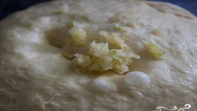Чесночные лепешки наан