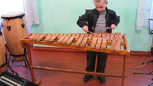 Барабанщик Даниил Варфоломеев 7лет играет на ксилофоне смотреть онлайн