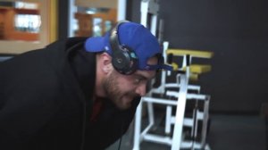 Крис Бамстед. Тренировка квадрицепсов / Советы для больших ног / Присед за 200 кг