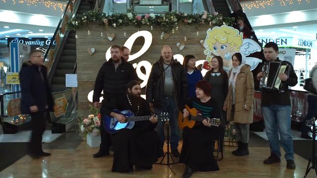 Сретение Господне . Православный флешмоб в Твери. ТЦ РИО. 2019 год. смотреть онлайн