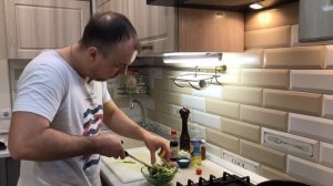 Вкусный Салат с Морепродуктами | Рецепт Салата Морской Коктейль |  Андрей Еда