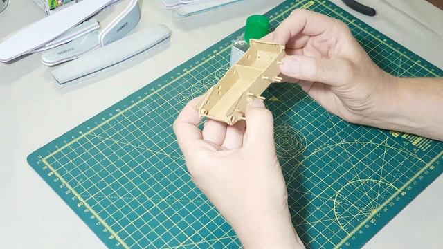 Tamiya 1/35 Renault R35 смотреть онлайн