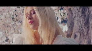 Christina Aguilera, A Great Big World - Fall On Me