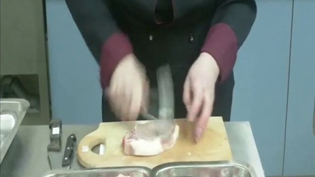 Порционные полуфабрикаты из свинины.
