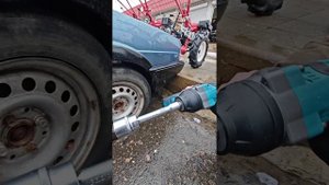 тест гайковертf Китайская Makita 700Hm c удлинителем. Возьмет? Ступичную гайку.