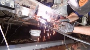 восстановление усилителей порога.обработка. частичная сварка наружнего порога. проект ваз2112 часть