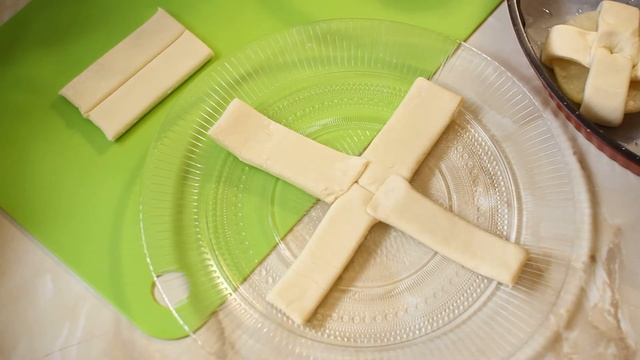 Печенье с Ананасами из слоеного теста! ОЧЕНЬ ВКУСНОЕ!!! Простое, оригинальное, домашнее печенье!