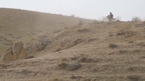 Эндуро на спортбайке в горах Кызылкумов