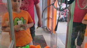игра в автомат хватайку на 100 рублей