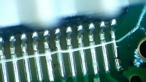 Пайка под микроскопом Ремонт bbk LT2428HD Repair bbk LT2428HD Soldering under a microscope
