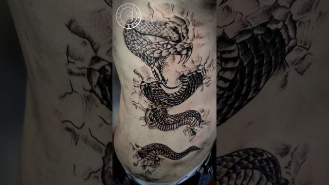 TATTOO TEMA, змея на ребрах