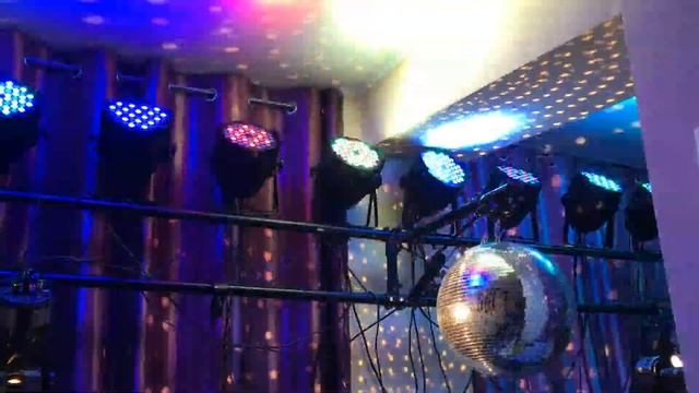 Зеркальный шар, свет на свадьбу смотреть онлайн