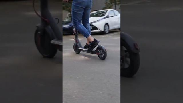 Električni romobil s dvostrukim ovjesom koji bi svatko poželio - Xiaomi Electric Scooter 4 Ultra