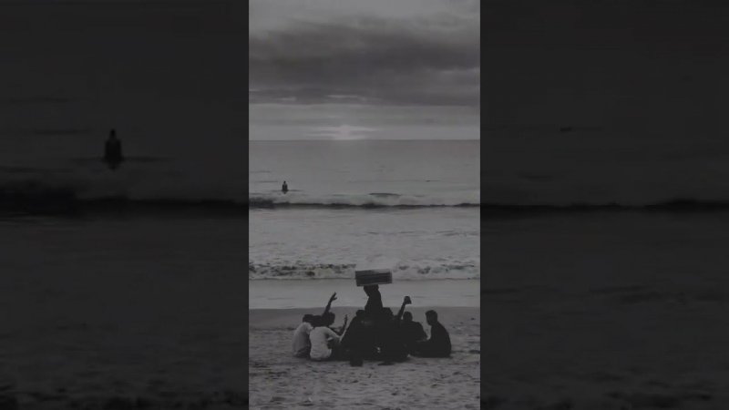 Hangout on the ocean beach  #friends #friendship #friend #friendly #océan #ocean #oceanlife