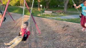 "На золотом крыльце сидели..." Старая детская считалка на новый лад.