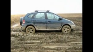 Renault Scenic rx4 off road 4x4 in mud (3)