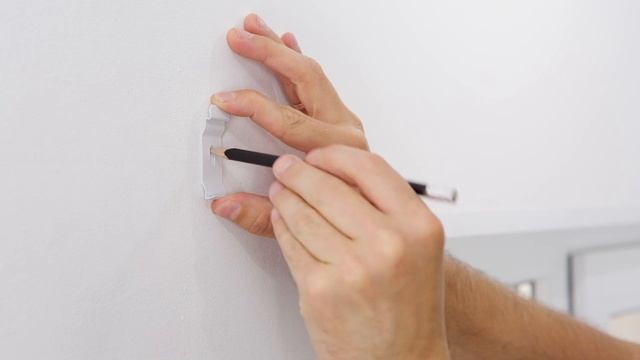 Установка стандартной рулонной шторы PRAKTO День-ночь на стену