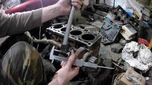 Меряю износ цилиндров нутромером. Ремонт двигателя калина 1.4 16V Ч.2.