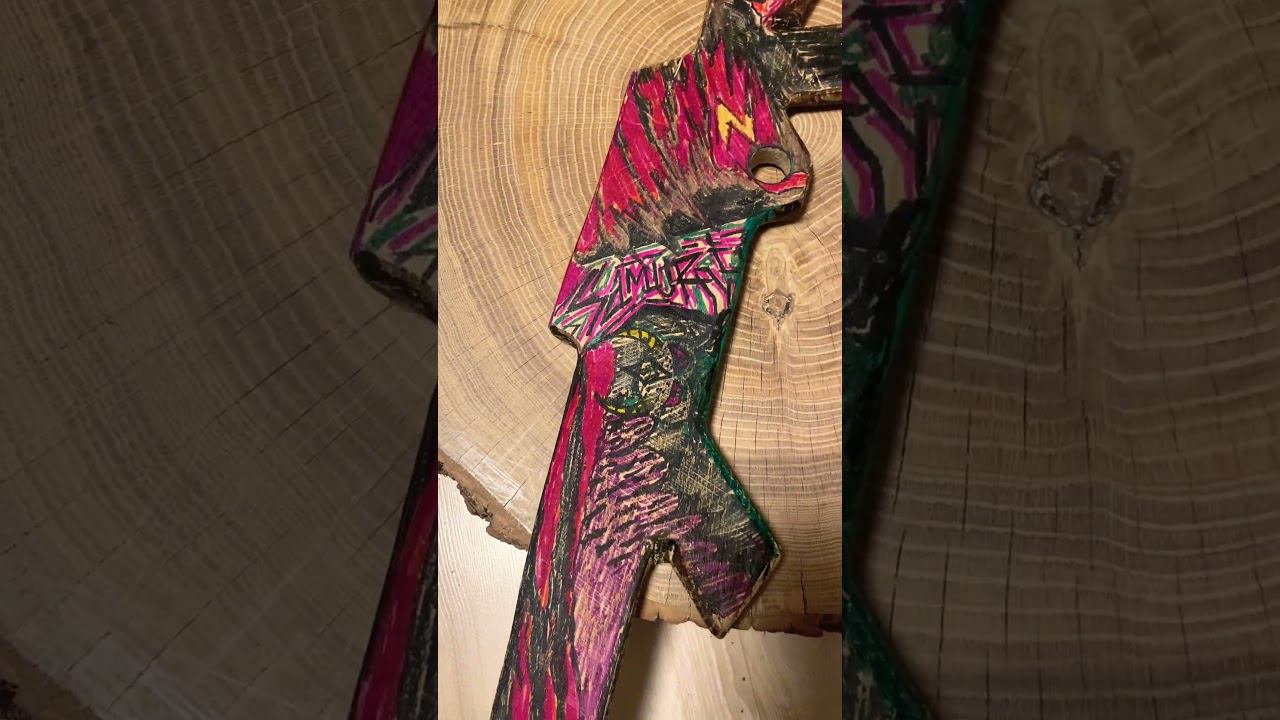 крутую штурмовую винтовку из дубовой доски, Как вам? смотреть онлайн