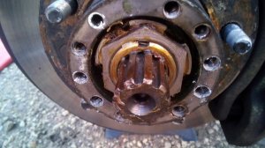 Смазка в ступицах УАЗ Патриот, КАЧЕСТВО сборки. Кто откручивал мои БОЛТИКИ___.mp4