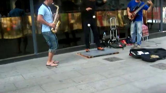 Barcelona street sax 2006 смотреть онлайн