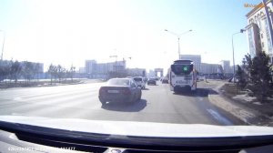 Помощь автобусу, движение с уважением!!! Астана