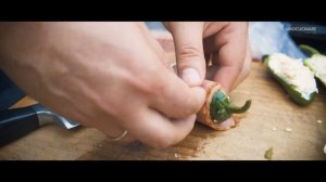 Халапеньо Попперс - фаршированные острые перцы с беконом на гриле Weber