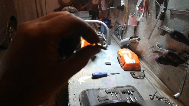 Заклинила бензопила, неожиданно быстрый ремонт. смотреть онлайн