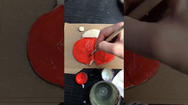 Лепим с детками из солёного теста  божья коровка