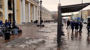 Поющие гитары - "Сумерки" в исполнении уличных музыкантов на Невском проспекте в Санкт-Петербурге..