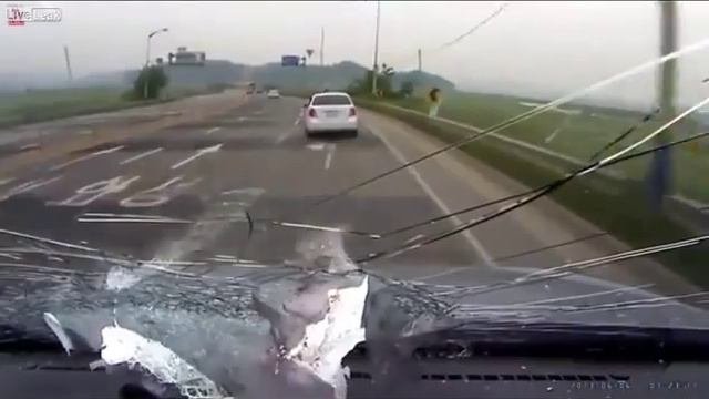 Почему нужно соблюдать дистанцию!смотреть до конца!
