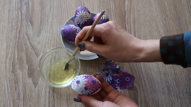 Три интересных и необычных способа покрасить пасхальные яйца. How to paint easter eggs.