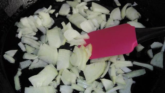 Стрелки чеснока жаренные с луком