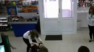 Приколы~Девчонки дерутся за клиента