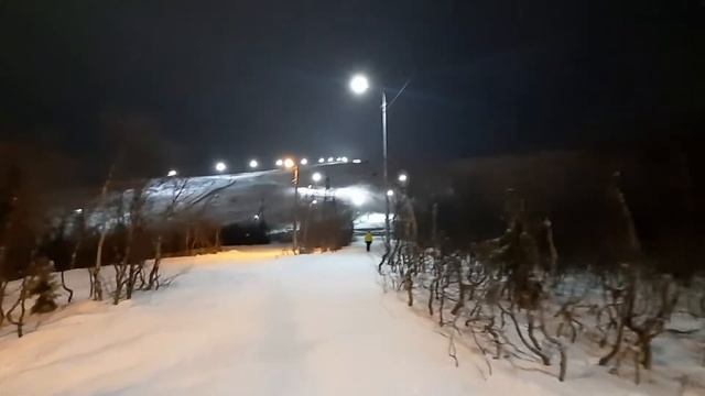 город Кировск Мурманской области/горнолыжные склоны/ зима/где покататься/сноуборды смотреть онлайн