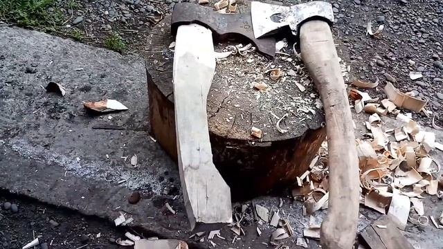 ТОПОРИЩЕ СВОИМИ РУКАМИ .