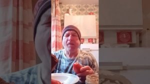 На обзор сардельки оригинальные говяжье из магазина Ермолино ем у бати в гостях