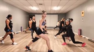 CARDIO DANCE WITH CLAU & PATY está en vivo