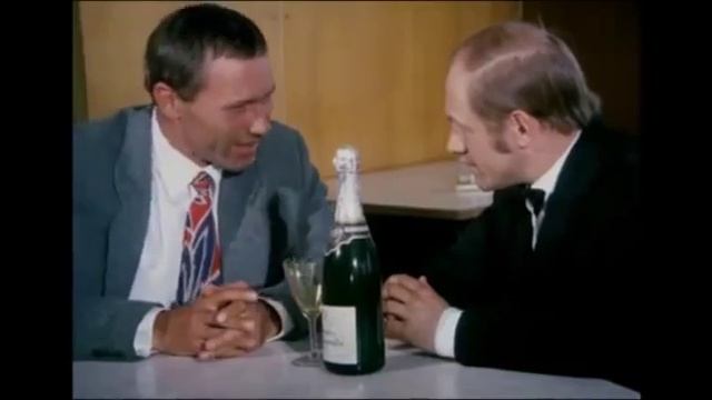 Мне деньги жгут ляжку смотреть онлайн