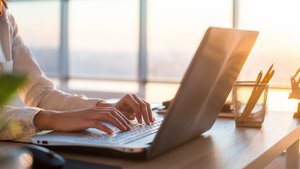 Стоит ли вести старый канал или вести новый создавать на Дзен?