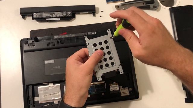 ASUS X55A notebook RAM and SSD upgrade смотреть онлайн